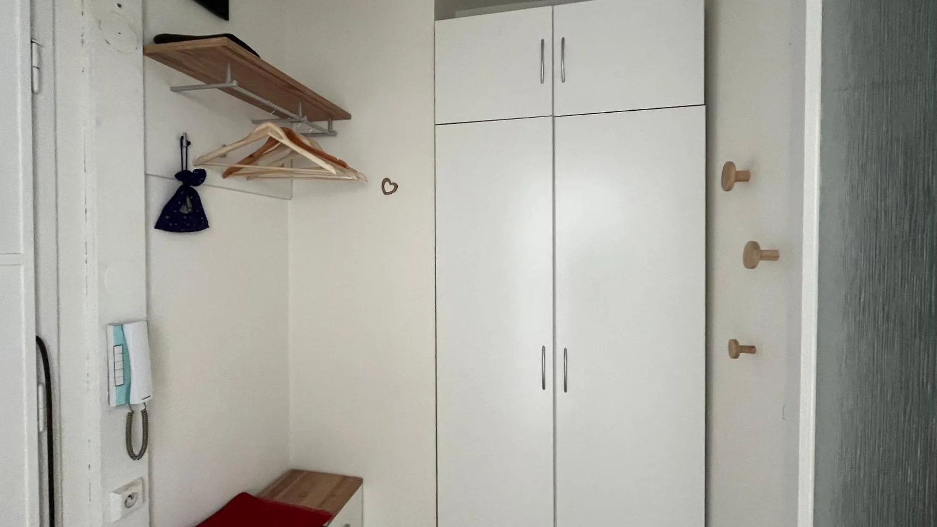Sunny Minimalistic Flat Near Metro Opatov Διαμέρισμα Πράγα 0*,  Τσεχία