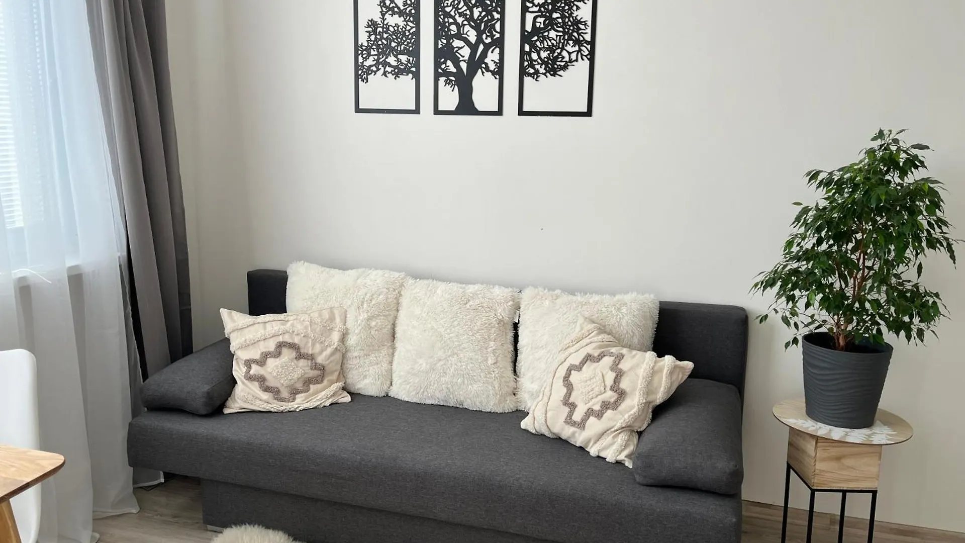 Sunny Minimalistic Flat Near Metro Opatov Διαμέρισμα Πράγα Τσεχία